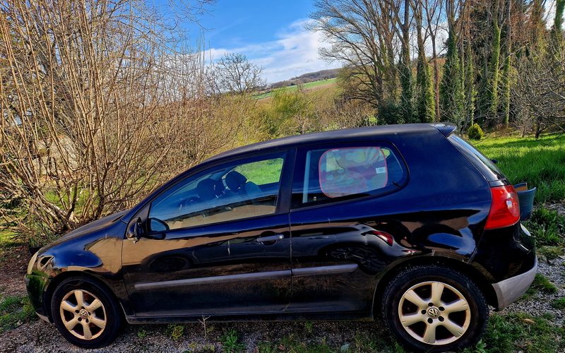 Coche tal cual revisado por un asesor para su compra